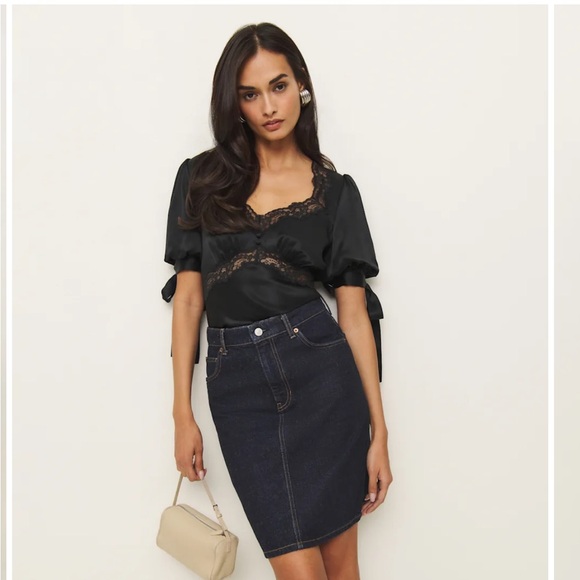 New Reformation Dolly Silk Black Top. - Picture 2 of 12